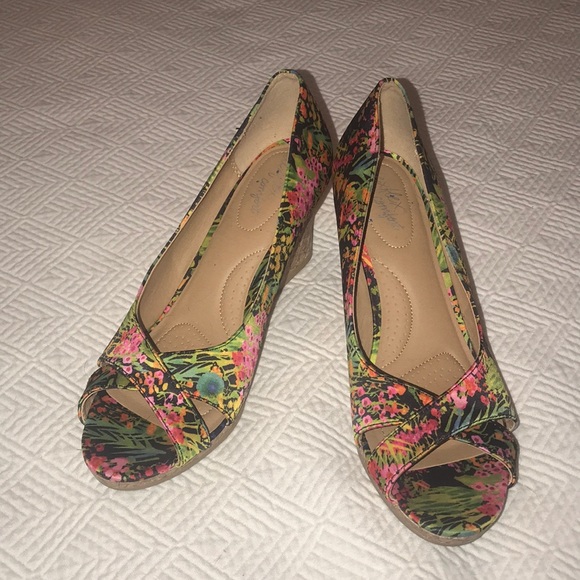 Delflex Comfort Wedge Sandals - Picture 2 of 6